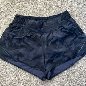 Lululemon Hotty Hot Shorts 2.5